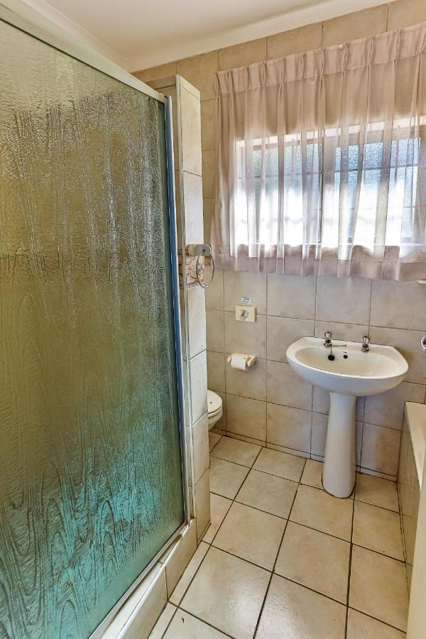 Zuider Zee Guest House Ballito Buitenkant foto